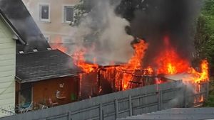 Zigarettenkippe setzt Gebäude in Brand