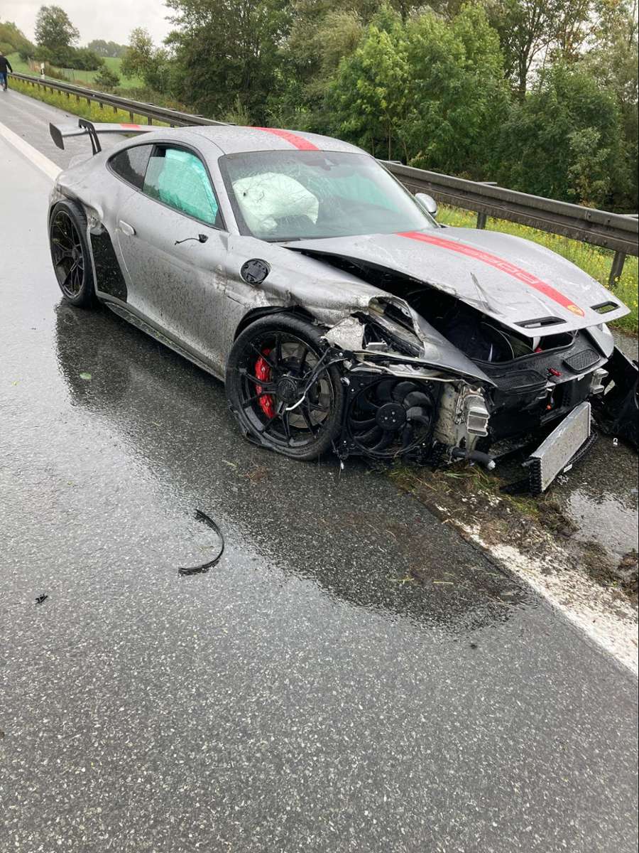 150.000 Euro beträgt der Schaden am Porsche nach dem Unfall auf der A9.