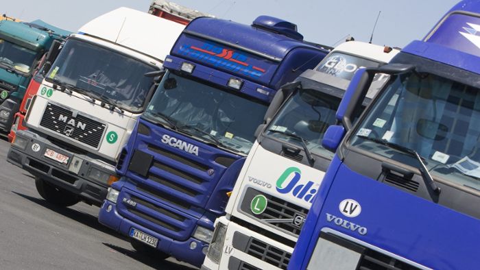 Herrmann nimmt Parkleitsystem für Lastwagen auf der A9 in Betrieb