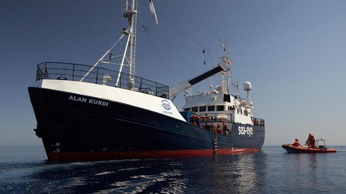 Sea-Eye rettet wieder: 44 Migranten von Holzboot aufgenommen