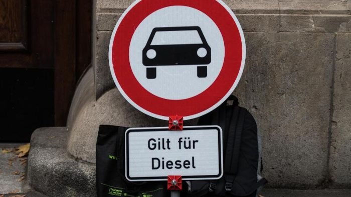 Urteil: Köln muss vier Straßen für Diesel sperren