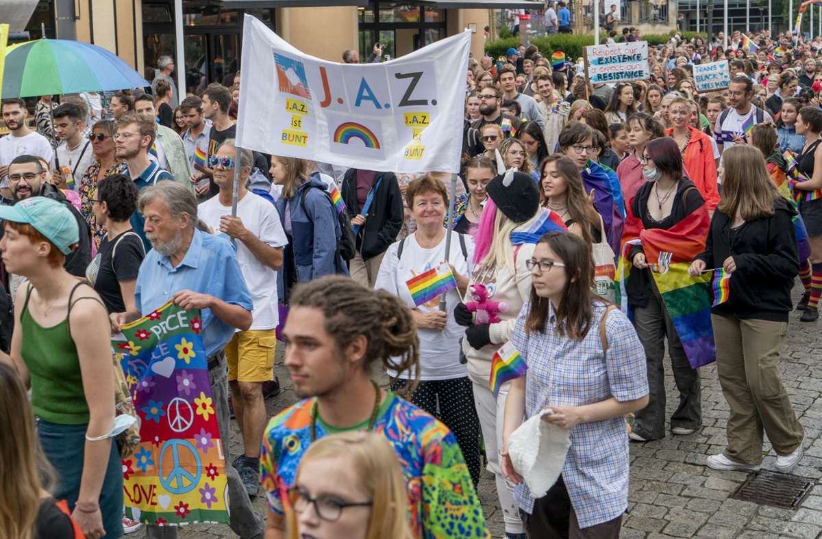Über 1500 Menschen ziehen vor einer Woche  beim Christopher Street Day  durch Bayreuth. Die Organisatoren hoffen, dass davon eine Aufbruchstimmung ausgeht.