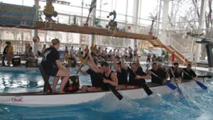 Kulmbach: Erstes Drachenbootrennen im Hallenbad