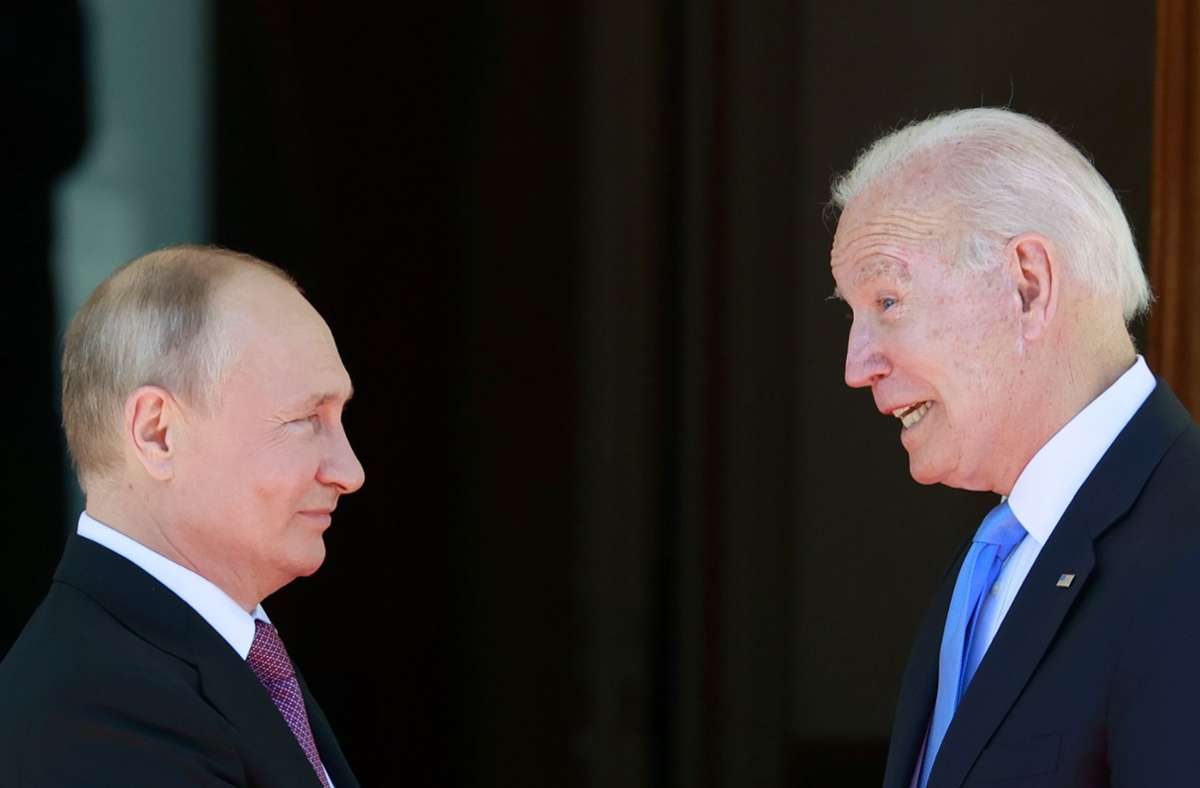 Ein Bild aus besseren (Kommunikations-)Tagen: Der russische Präsident Wladimir Putin (links ) und US-Präsident Joe Biden bei ihrem Treffen in der „Villa la Grange“ am 16. Juni 2021 im schweizerischen Genf.