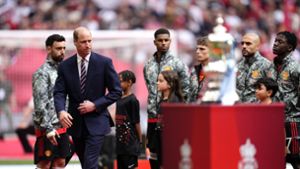 Pokalfinale in England: Prinz William auf dem Fußballplatz