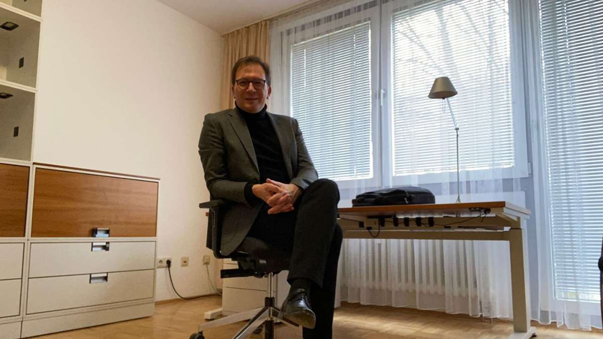 Er ist angekommen: CSU-Mann Franc Dierl hat sein Schlafbüro-Appartement bezogen – und freut sich vor allem darüber, dass er es nicht allzu weit zum Landtag hat.