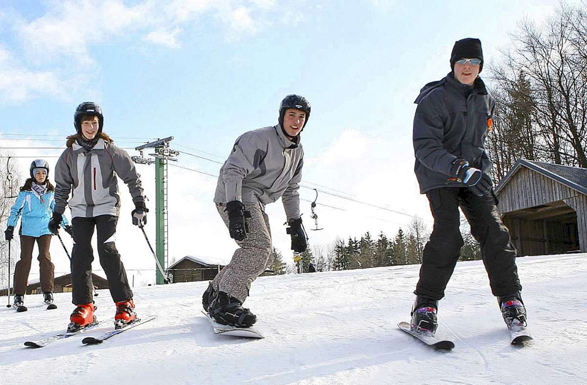 Ob Abfahrt oder Snowboard: Der Heinersreuther Skilift hat in guten Jahren Tausende Menschen angezogen.