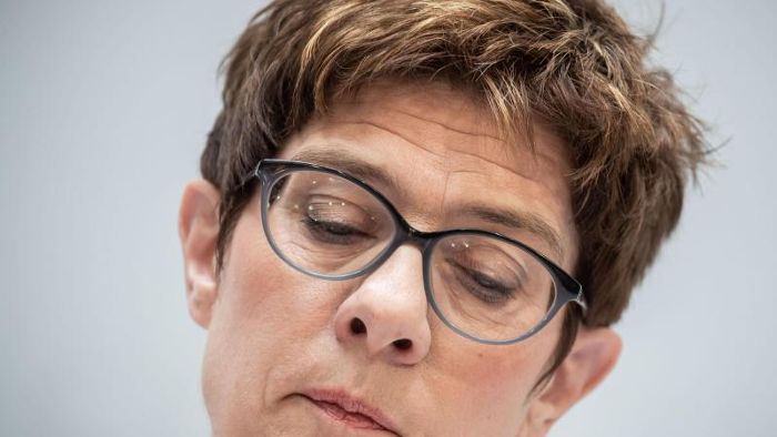 Äußerung zu Meinungsmache im Netz: CDU-Chefin bekommt Ärger