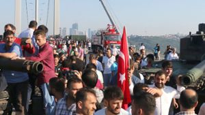 Bosporus-Brücke wird Putschopfern gewidmet