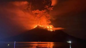 Tsunami-Warnung nach heftigem Vulkanausbruch in Indonesien