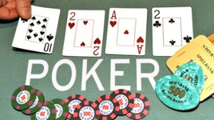 Prozessauftakt: Quartett soll Pokerrunde überfallen und ausgeraubt haben