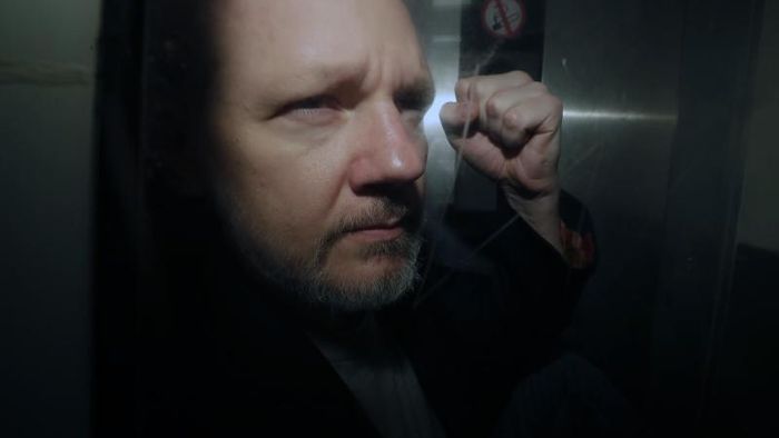 Wikileaks-Gründer Assange zu 50 Wochen Gefängnis verurteilt