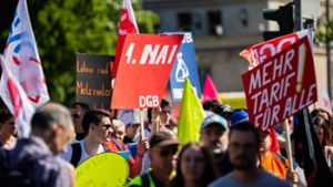 Tausende bei Demos zum 1. Mai - Ramelow offen für Azubi-Werk