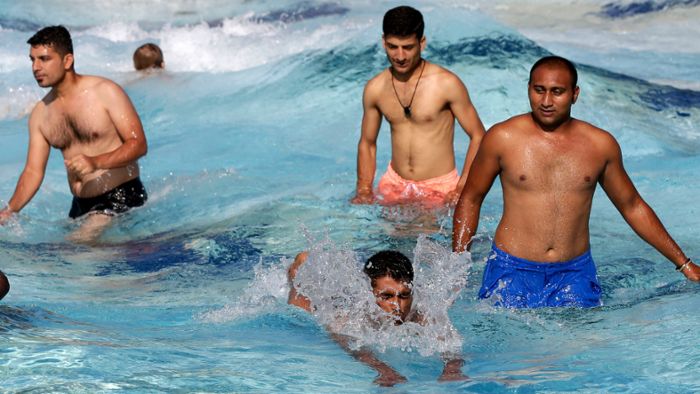 Flüchtlingshelfer fordern: Bringt den Flüchtlingen Schwimmen bei