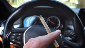 Verkehr: Kommission schlägt Grenzwert für Cannabis am Steuer vor
