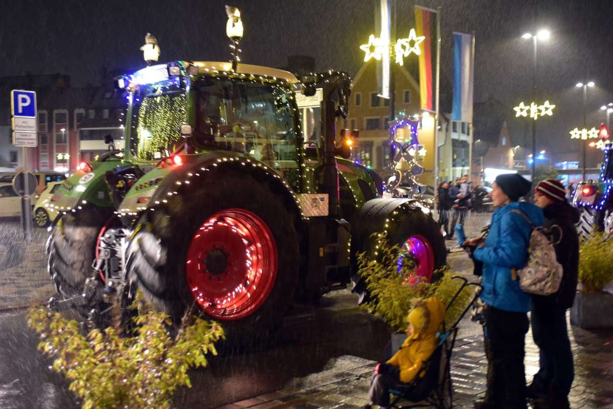 Kulmbach: Geschmückte Traktoren setzen Lichter der Hoffnung - Kulmbach -  Nordbayerischer Kurier