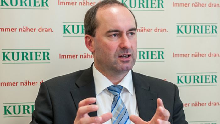 Kurier-Interview mit Hubert Aiwanger: Koalition mit CSU oder Rot-Grün möglich