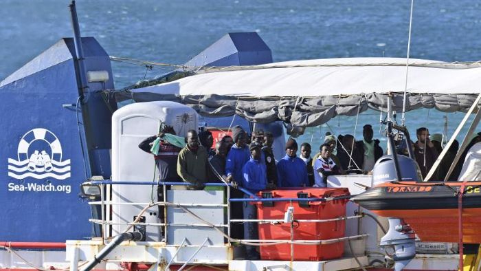 EU-Innenminister suchen Lösung für blockierte Rettungsboote