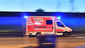 Bluttat in Regensburg: 19-Jähriger niedergestochen – Täter flüchtig