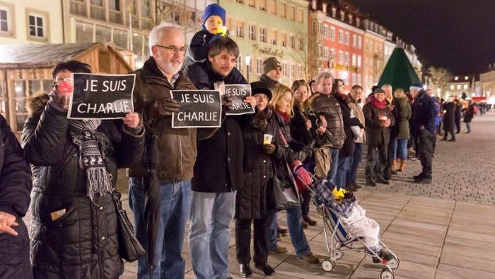 Bayreuth ist Charlie: Hunderte demonstrieren gegen Fremdenhass