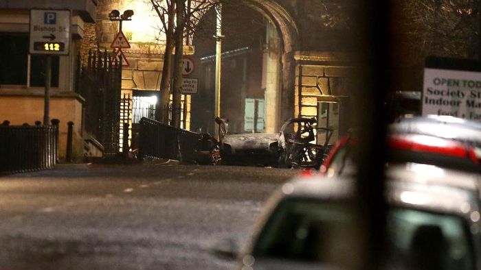 Neue IRA nach Autobombenanschlag in Nordirland im Verdacht