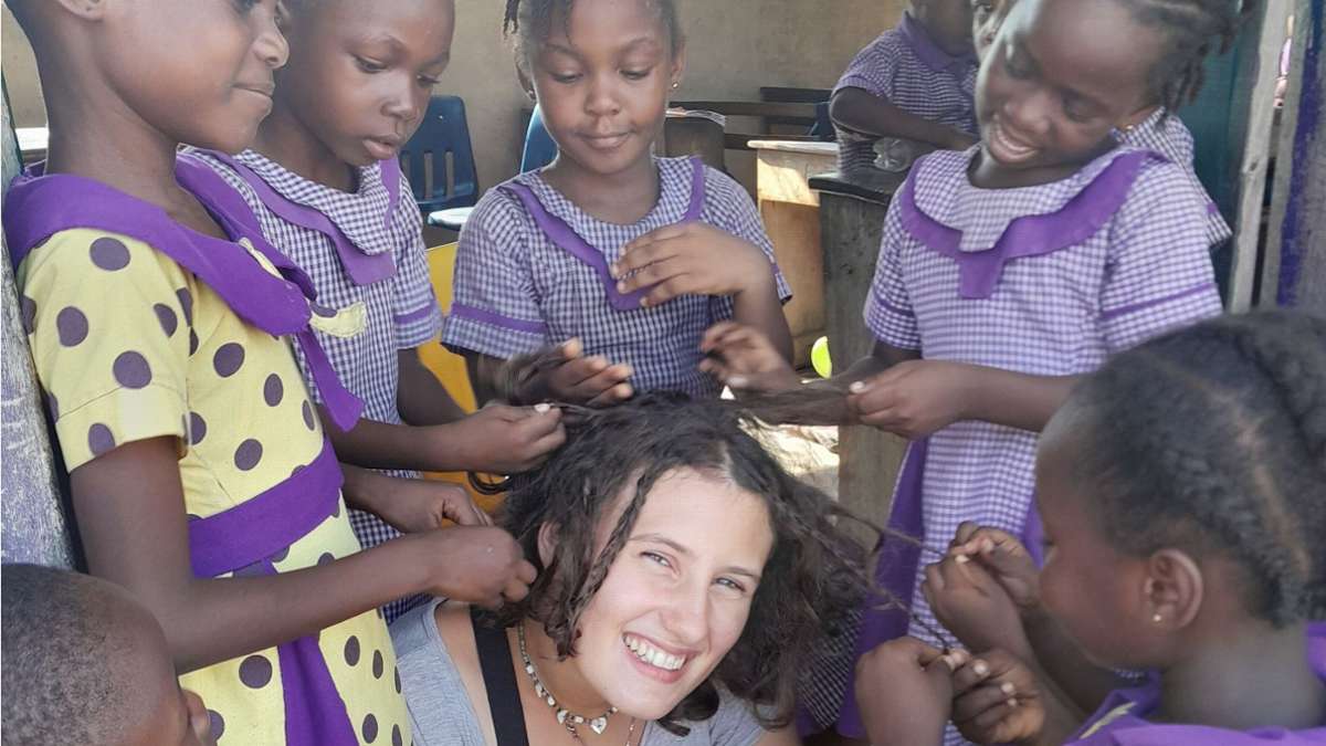 Kreativität und Selbstständigkeit fördern, auch das möchte Sophie Hahn bei der Arbeit in der Schule in Ghana erreichen.