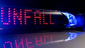 Tödlicher Unfall auf Bundesstraße 173 zwischen Lichtenfels und Kronach: Auto überschlägt sich - Fahrer tot