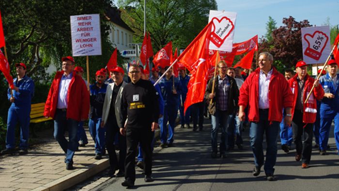 Warnstreik bei KSB: 800 Mitarbeiter zeigen Solidarität