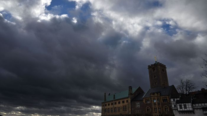 Wolken, Schauer und Gewitter in Thüringen - einzelne Böen