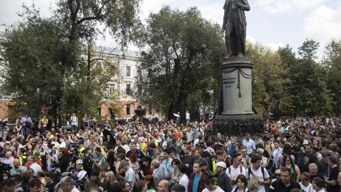 Tausende demonstrieren in Moskau für freie Wahlen