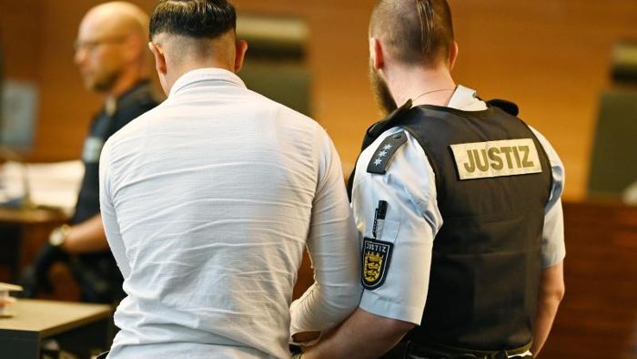 Freiburger Gruppenvergewaltigung: elf Angeklagte vor Gericht
