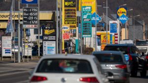 Kraftstoffpreise: Pfingstferien: Oft tankt es sich am Urlaubsziel billiger