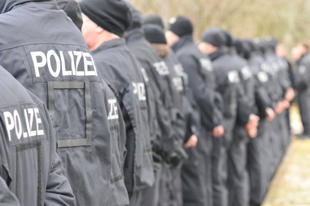 Die Beweissicherheit- und Festnahmeeinheit plus (BFE+) der Bundespolizei in Bayreuth ist offiziell in Dienst gestellt. Foto: Andrea Pauly