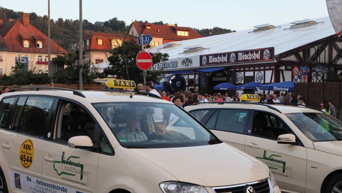 Brief ans Kulmbacher Landratsamt: Taxifahrer nehmen sich einen Anwalt