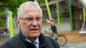 Innenminister Herrmann:: 75 gewalttätige Übergriffe   in Bayern