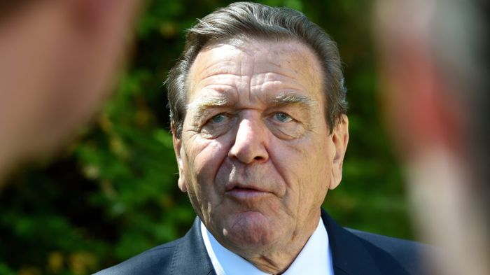 Bombendrohung gegen Schröder-Party: Haft