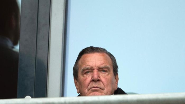 Schröder hört als Aufsichtsrats-Chef bei Hannover 96 auf