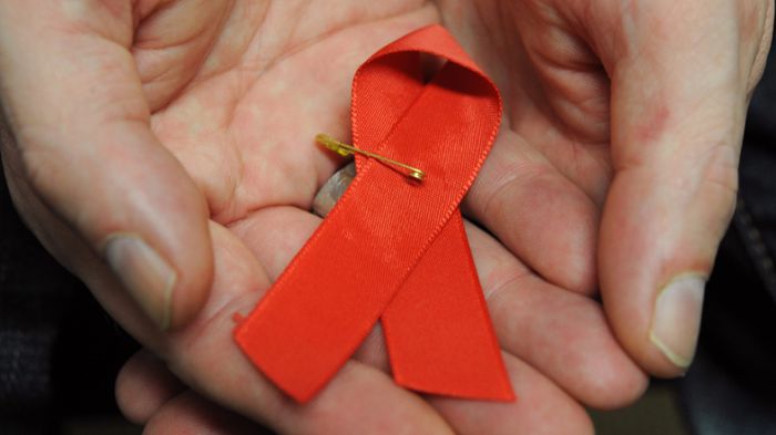 Welt-Aidstag: Küssen nicht verboten