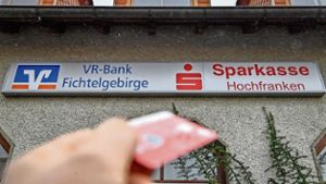 Stadt empört über Sparkassen-Pläne