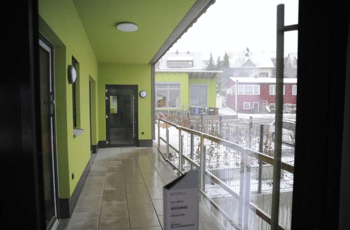 Grün trifft auf Grün: bei der Fassadengestaltung in der neuen Kita Heinersreuth wurde auch auf diese Weise auf die Verknüpfung mit dem Kindergarten geachtet.