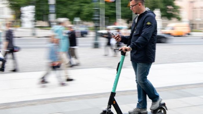 Tausende E-Tretroller werden in deutschen Städten verliehen
