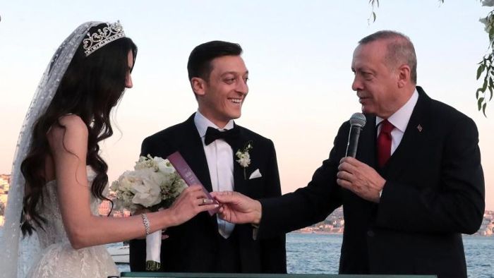 Mesut Özil heiratet Amine Gülse in Istanbul