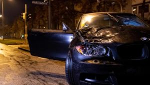 Auto prallt in Jugendliche: 14-Jähriger tot