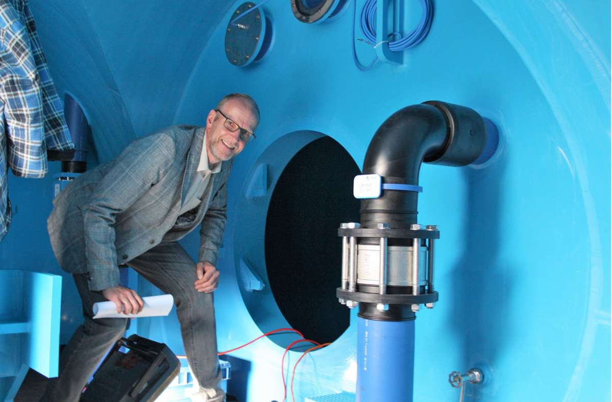 70.000 Kubikmeter Wasser jährlich werden im neuen Pumpwerk hoch zum Rehberg-Behälter befördert, erklärt der technische Leiter der Stadtwerke, Oliver Voß.
