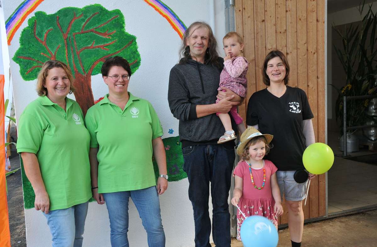 Auf ihren Schultern lag die wesentliche Arbeit zum Tag der Landwirtschaft (von links): Katrin Lang, Tanja Strobl, Hermann und Renate Lehnert mit ihren Kindern Leonie und Emelie.