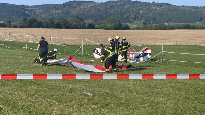 Flugzeug-Absturz: Pilot stürzt mit Doppeldecker in den Tod