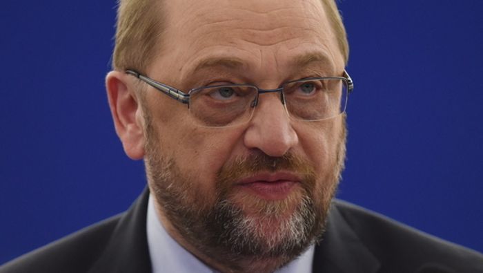 Martin Schulz wirft Abgeordneten raus