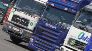 Herrmann nimmt Parkleitsystem für Lastwagen auf der A9 in Betrieb