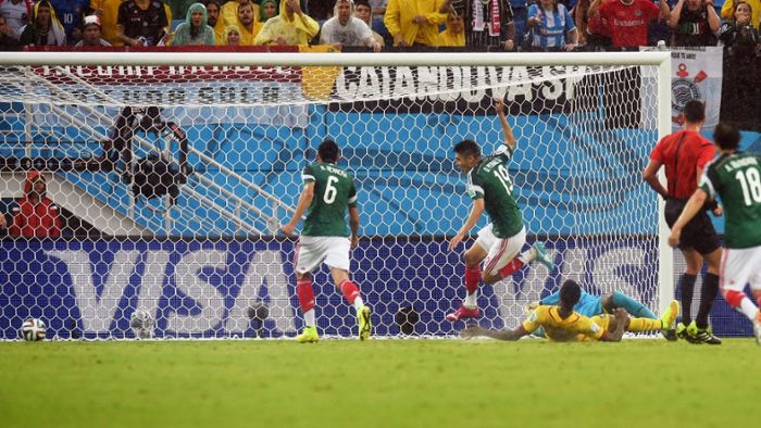 Mexiko besiegt Kamerun