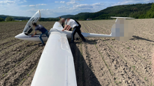 17-jähriger Pilot legt Landung im Maisacker hin